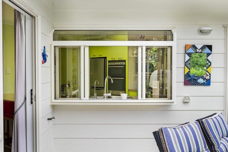 Photo of property in 370 Whangaparaoa Road, Stanmore Bay, Whangaparaoa, 0932