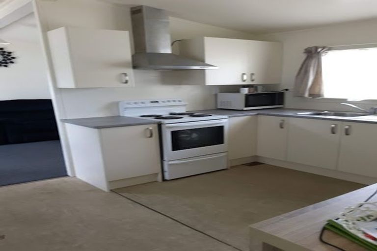 Photo of property in 37c Paramu Avenue, Birkdale, Auckland, 0626