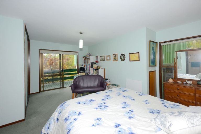 Photo of property in 11 Osmond Lane, Mount Pleasant, Christchurch, 8081