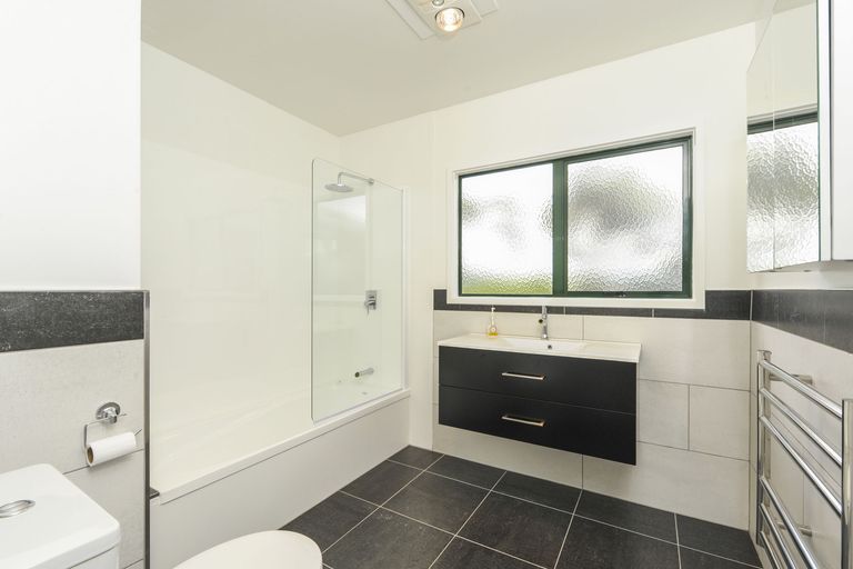 Photo of property in 53 Welsh Hills Road, Swanson, Auckland, 0614