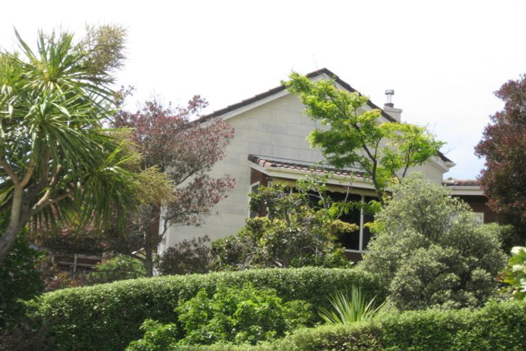 Photo of property in 8 Balmoral Lane, Redcliffs, Christchurch, 8081