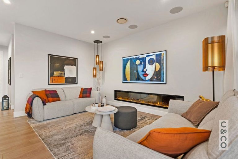 Photo of property in 21 Vogwill Road, Kumeu, 0810