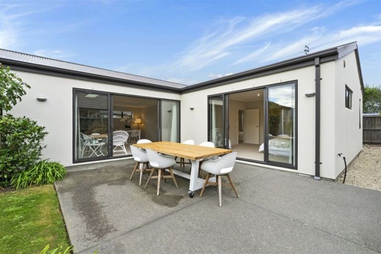 Photo of property in 2 Rindle Lane, Northwood, Christchurch, 8051