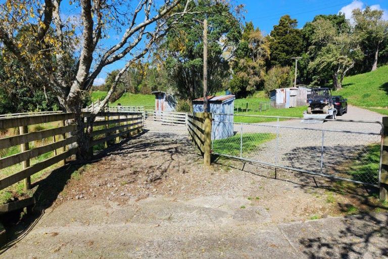 Photo of property in 868 Upland Road, Egmont Village, New Plymouth, 4372