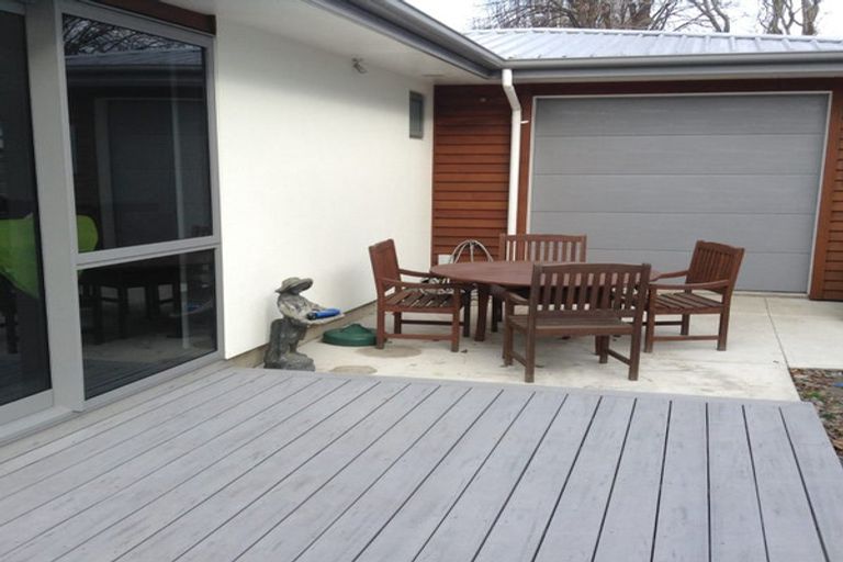 Photo of property in 23 Athol Terrace, Upper Riccarton, Christchurch, 8041