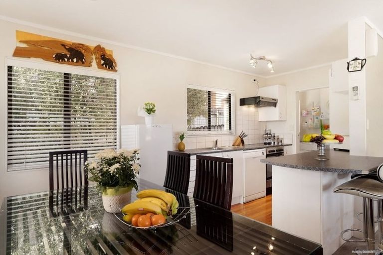 Photo of property in 1/9 Jay Court, Botany Downs, Auckland, 2010