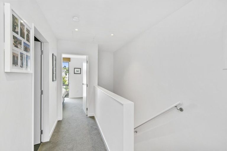 Photo of property in 11/6 Oswald Crescent, Paparangi, Wellington, 6037