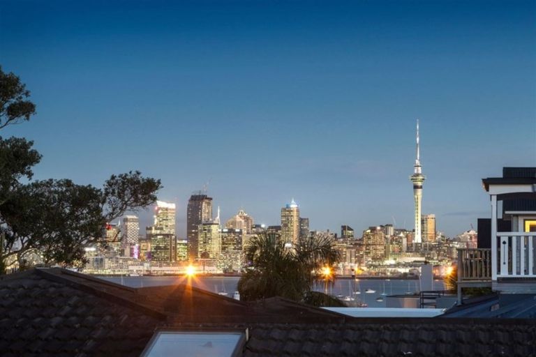 Photo of property in 21 Waimana Avenue, Northcote Point, Auckland, 0627