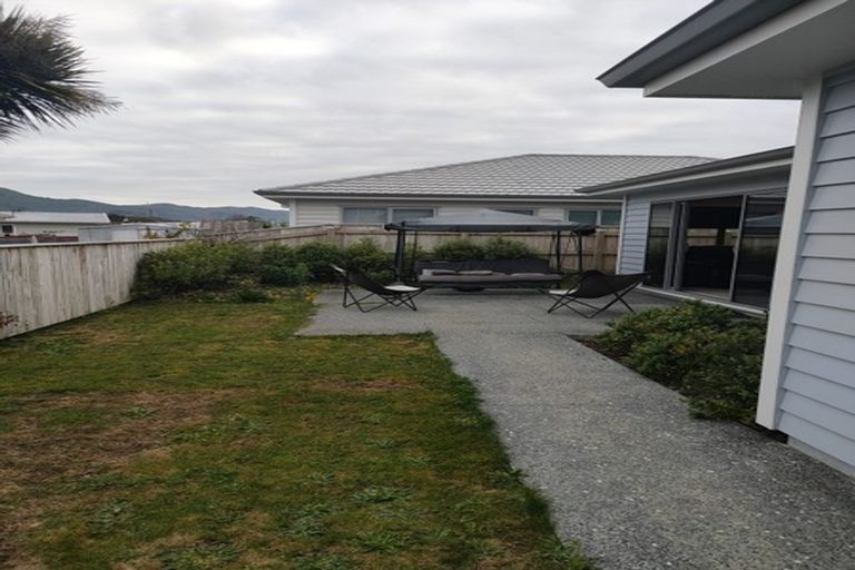 Photo of property in 5 Henrietta Maxwell Grove, Wainuiomata, Lower Hutt, 5014