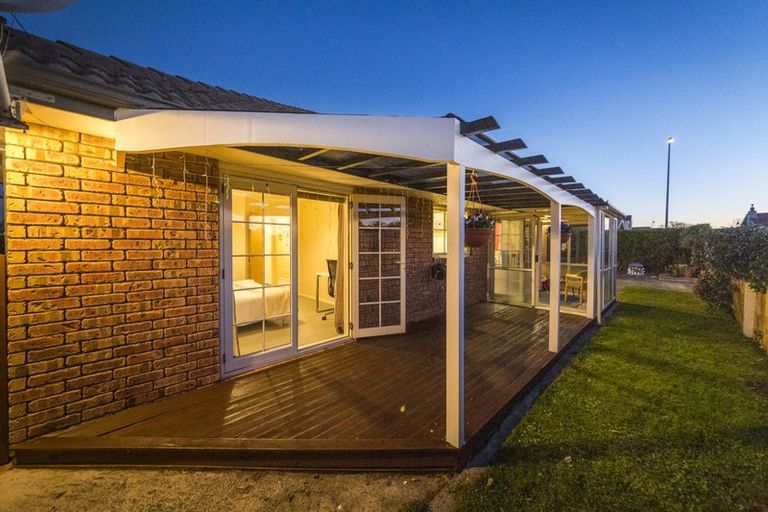 Photo of property in 25 Stewart Crescent, Hokowhitu, Palmerston North, 4410