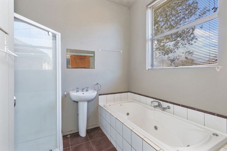 Photo of property in 302 Hills Road, Mairehau, Christchurch, 8013