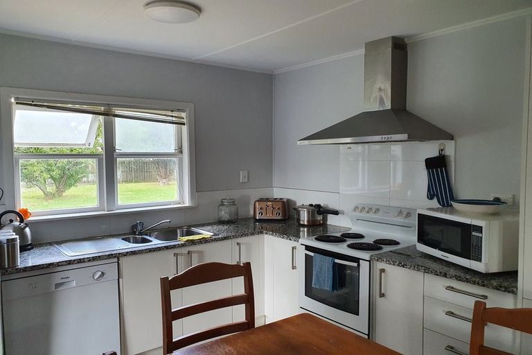 Photo of property in 15 Kerry Place, Papakura, 2110