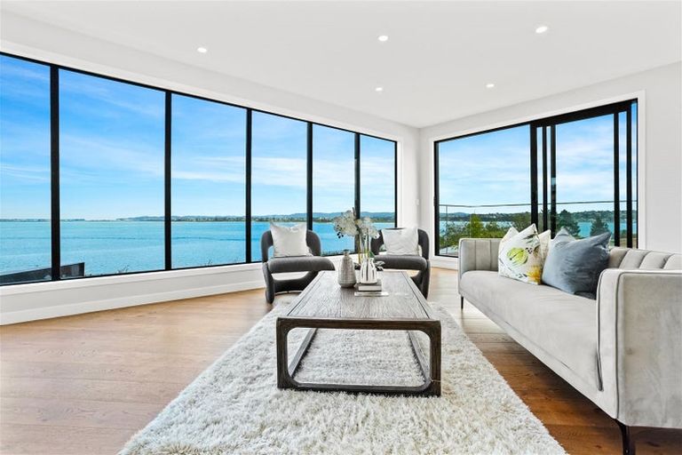 Photo of property in 5 Seawind Way, Hobsonville, Auckland, 0616