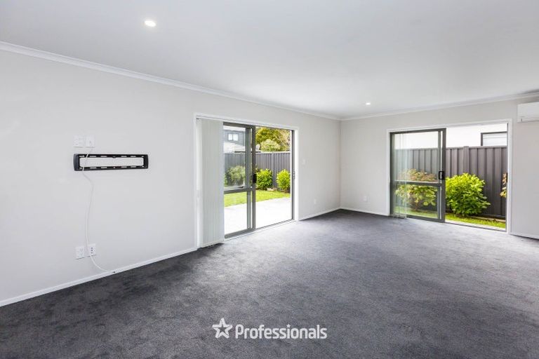 Photo of property in 12 Buddle Road, Wallaceville, Upper Hutt, 5018
