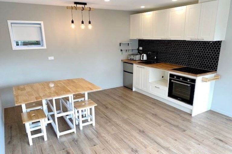 Photo of property in 28 Kokiri Street, Te Atatu South, Auckland, 0610