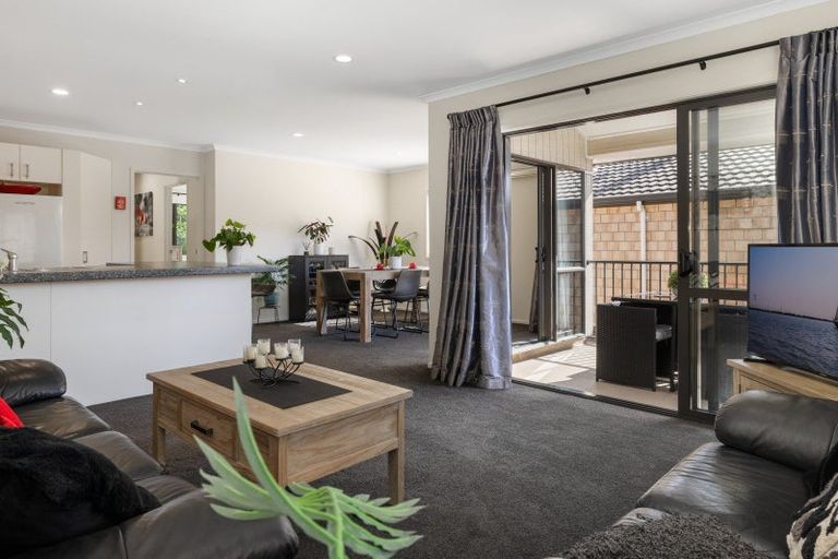 Photo of property in 3/19 Glencarron Place, Bethlehem, Tauranga, 3110