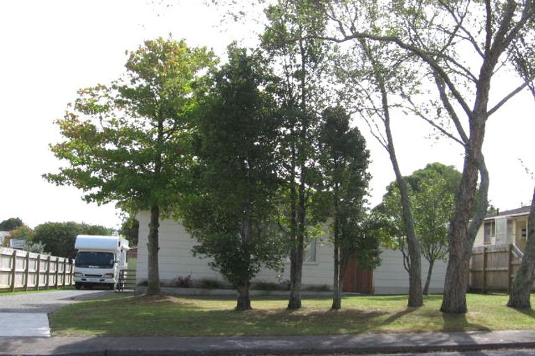 Photo of property in 7 Waari Avenue, Sunnyvale, Auckland, 0612