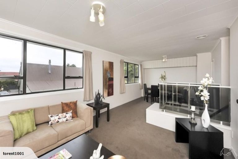 Photo of property in 12 Arizona Grove, Brooklyn, Wellington, 6021