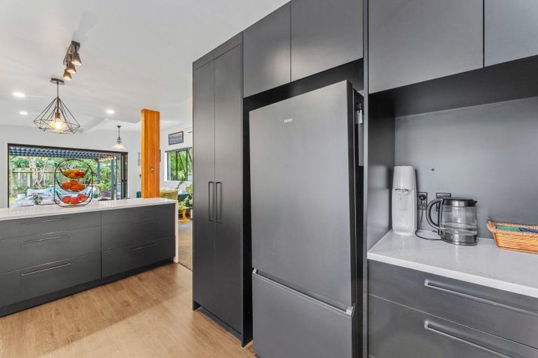 Photo of property in 78 Motutara Road, Muriwai, Waimauku, 0881