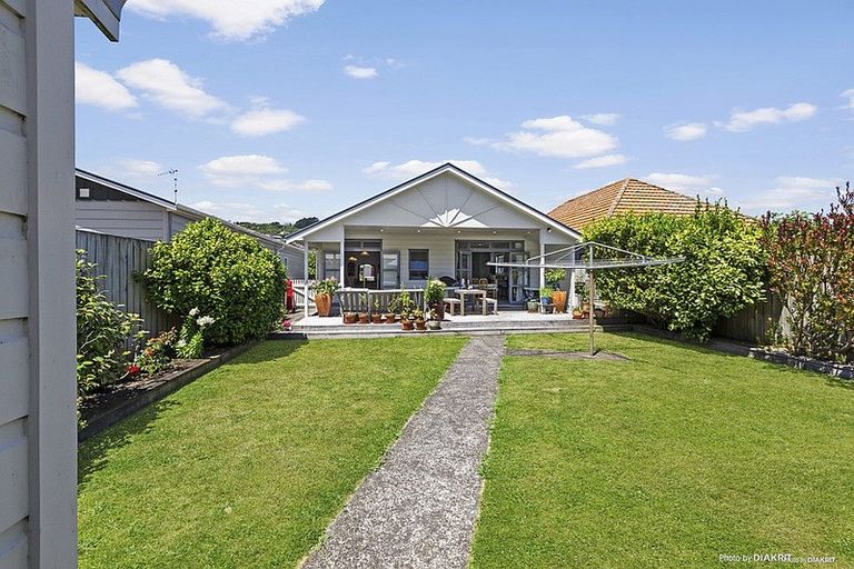 Photo of property in 288 The Parade, Island Bay, Wellington, 6023