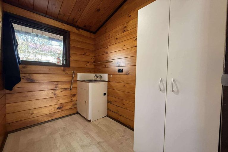 Photo of property in 2/68 Gibbons Street, Ebdentown, Upper Hutt, 5018