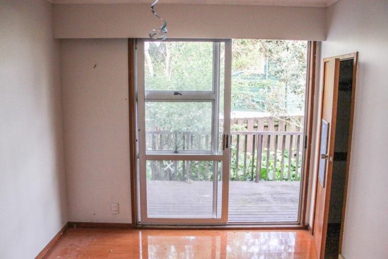 Photo of property in 17 Salamanca Road, Sunnynook, Auckland, 0620