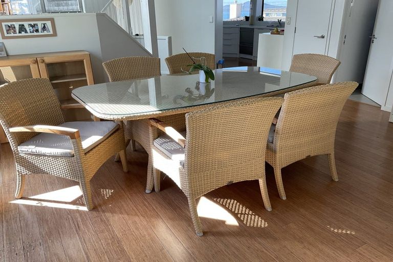 Photo of property in 15b Eastcliffe Road, Castor Bay, Auckland, 0620
