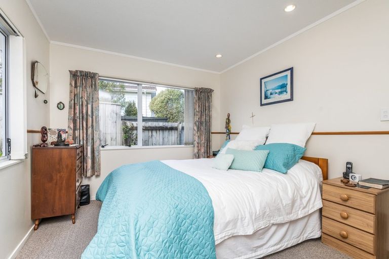 Photo of property in 29 Guadeloupe Crescent, Grenada Village, Wellington, 6037