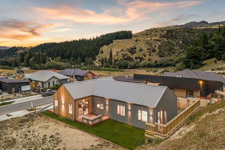 Photo of property in 46 Atkins Road, Luggate, Wanaka, 9382