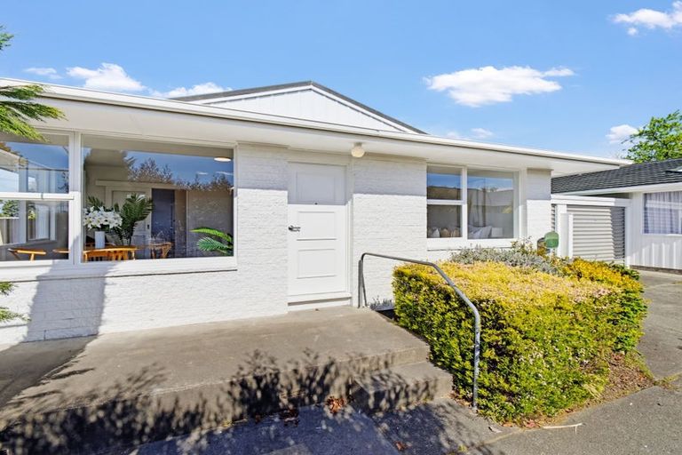 Photo of property in 1/17 Lake Terrace Road, Burwood, Christchurch, 8061