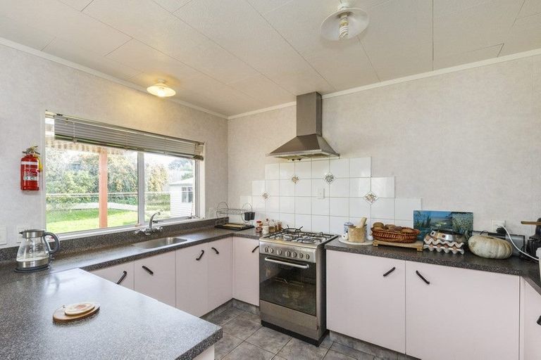 Photo of property in 38 Dalfield Place, Highbury, Palmerston North, 4412