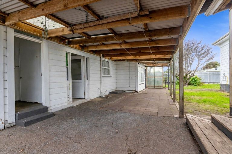 Photo of property in 76 South Road, Manaia, 4612