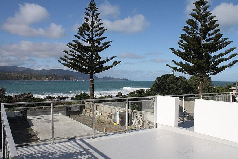 Photo of property in 184 Breaker Bay Road, Breaker Bay, Wellington, 6022