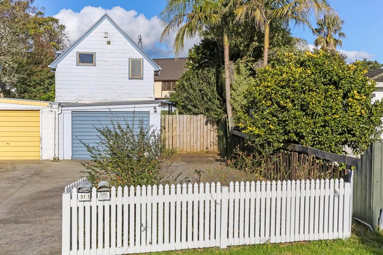 Photo of property in 2/31 Challen Close, Conifer Grove, Takanini, 2112