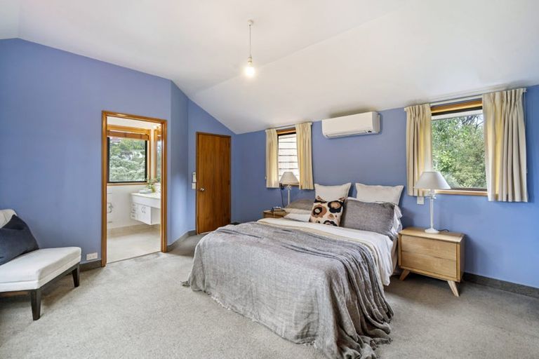 Photo of property in 15 Trelawny Place, Hillcrest, Auckland, 0627