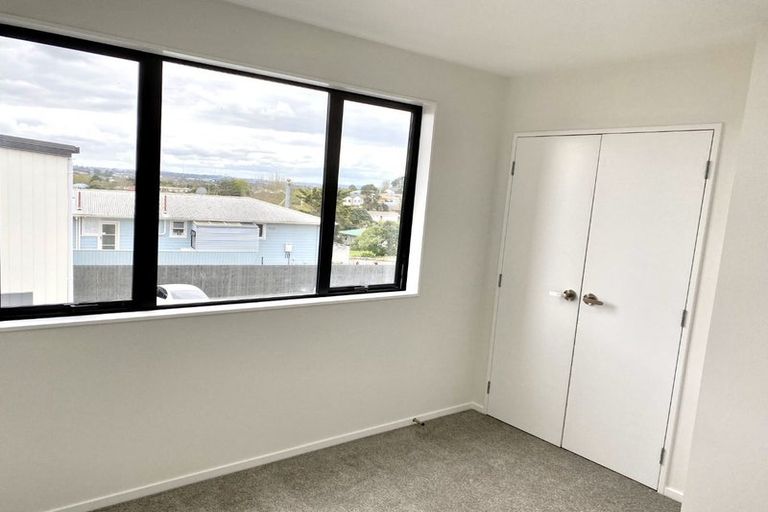 Photo of property in 8/6 Kereru Street, Henderson, Auckland, 0612