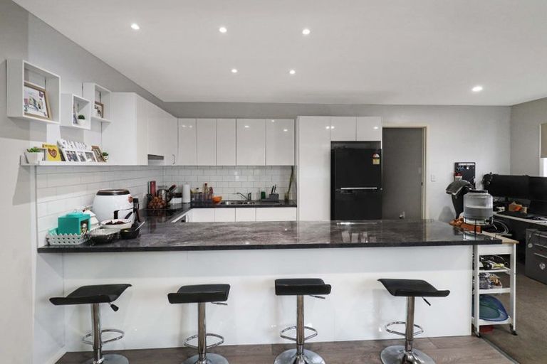 Photo of property in 1a Waldie Grove, Avalon, Lower Hutt, 5011