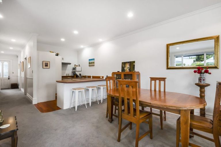 Photo of property in 1/14 Beach Road, Northcote Point, Auckland, 0627