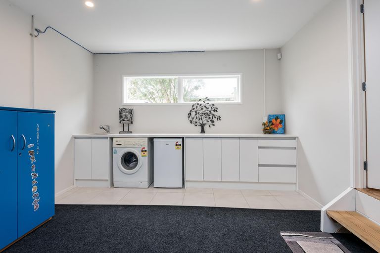 Photo of property in 65 Meadway, Sunnyhills, Auckland, 2010
