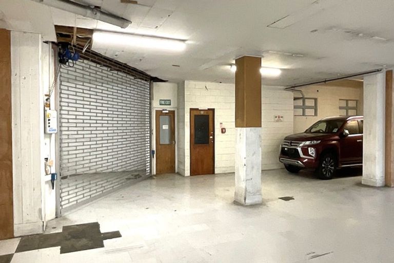 Photo of property in Endeavour Apartments, 9/125 Thorndon Quay, Pipitea, Wellington, 6011