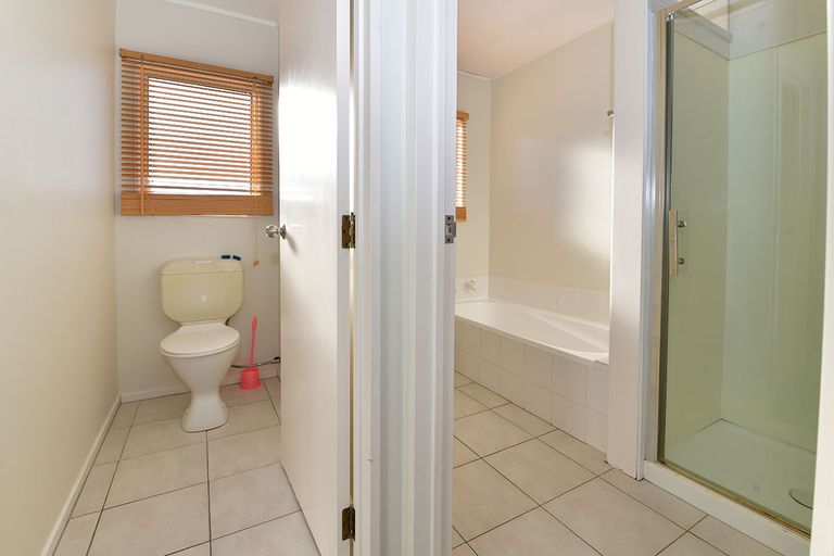 Photo of property in 36a Charlotte Street, Stanmore Bay, Whangaparaoa, 0932