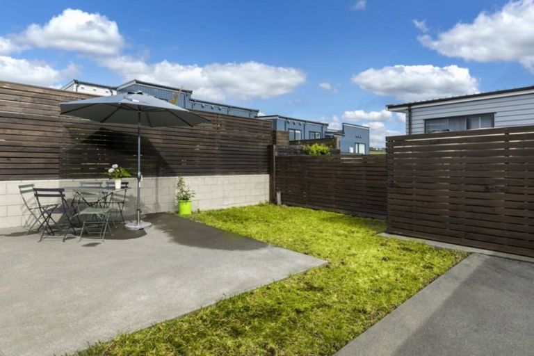 Photo of property in 4a Makura Road, Long Bay, Auckland, 0630