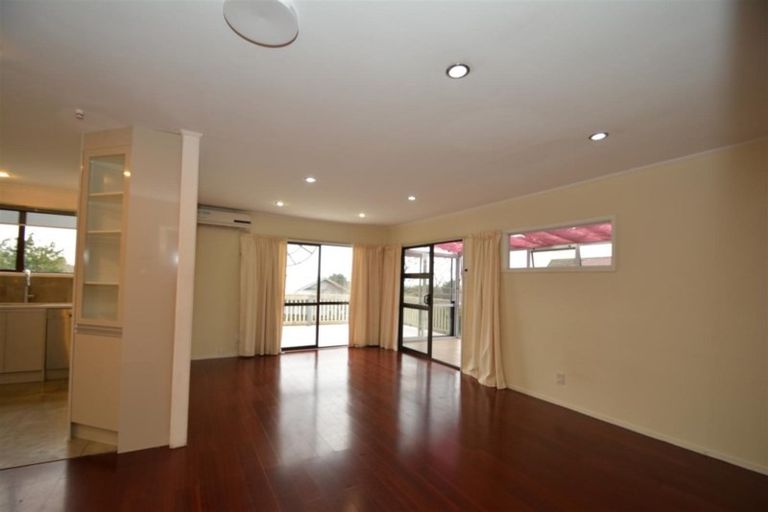 Photo of property in 56 Hollyford Drive, Clover Park, Auckland, 2105