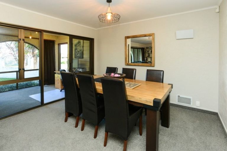 Photo of property in 13 Durham Drive, Havelock North, 4130