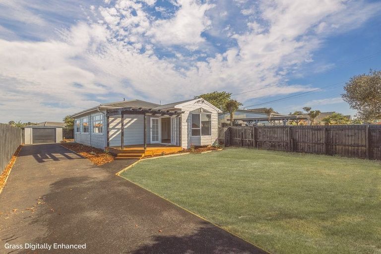 Photo of property in 75 Tedder Avenue, North New Brighton, Christchurch, 8083