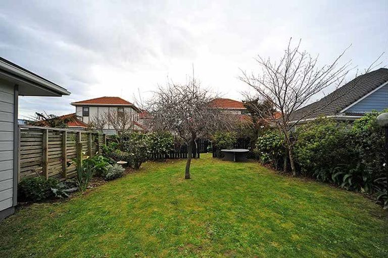 Photo of property in 137 Rongotai Road, Kilbirnie, Wellington, 6022