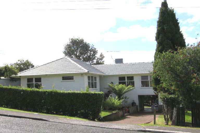 Photo of property in 26 Fordham Street, Beach Haven, Auckland, 0626