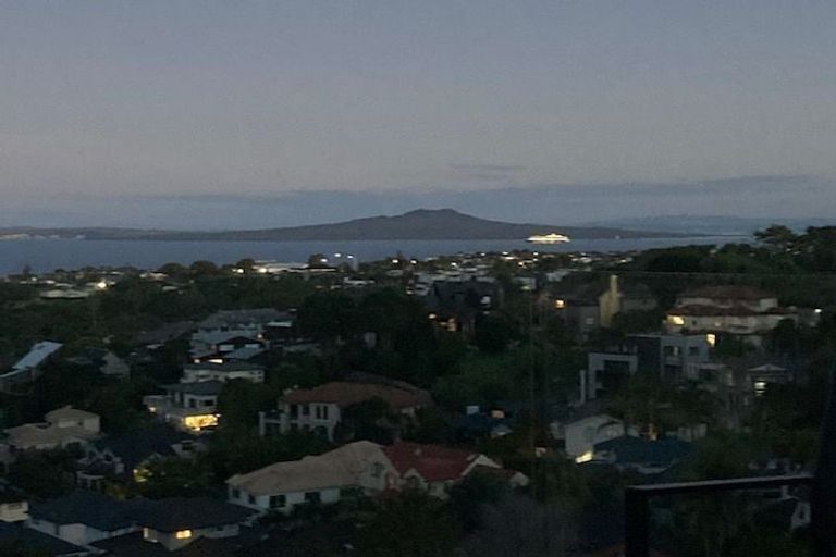 Photo of property in 1/188 Browns Bay Road, Murrays Bay, Auckland, 0630