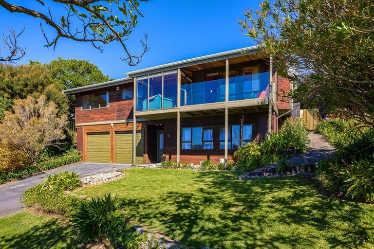 Photo of property in 25 James Cook Drive, Whitby, Porirua, 5024