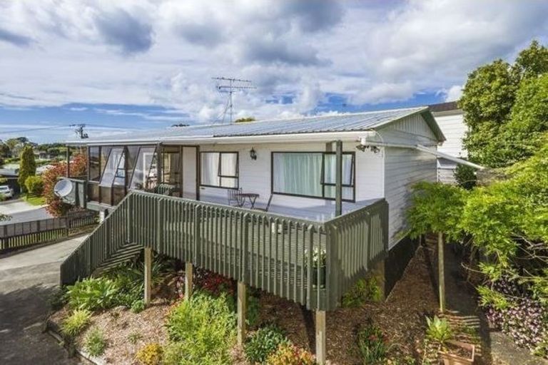Photo of property in 8a Ladies Mile, Manly, Whangaparaoa, 0930